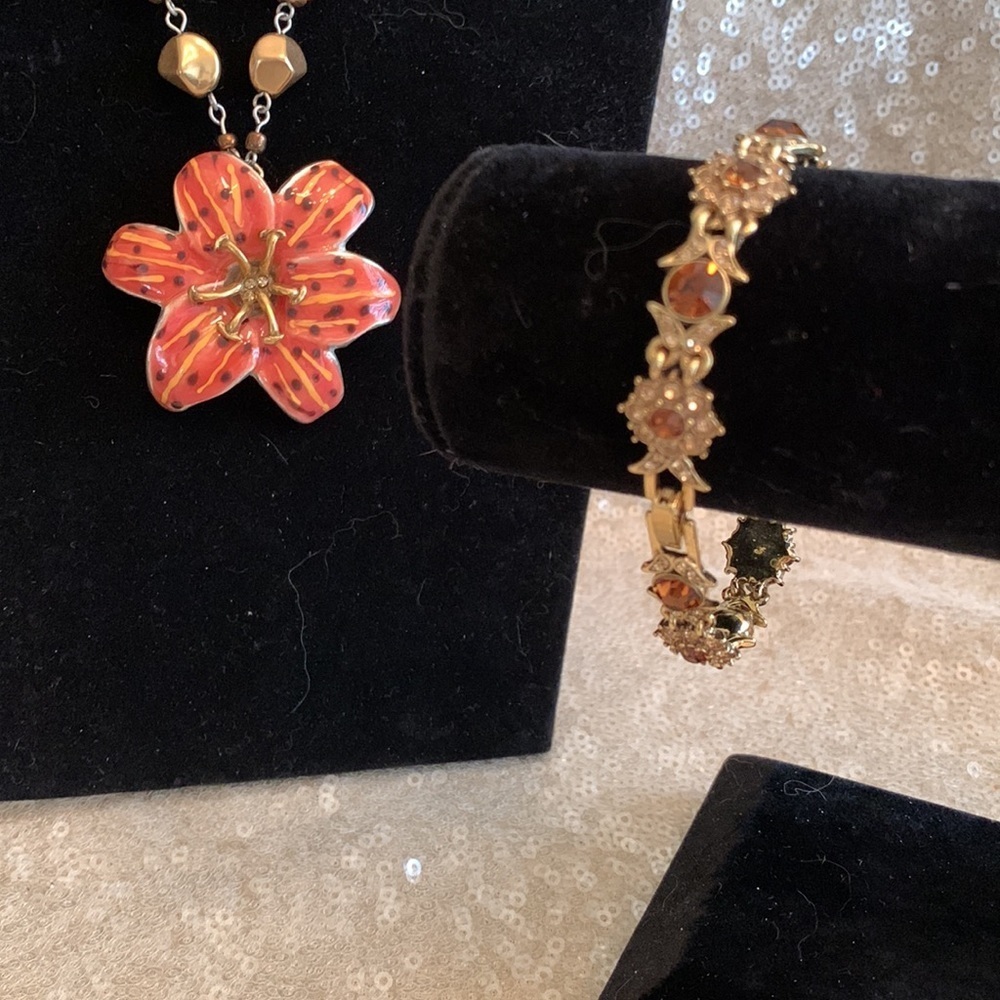 NWT Chicos set of gold, orange and amber necklace, earrings, & bracelet LC361 - Picture 4 of 5